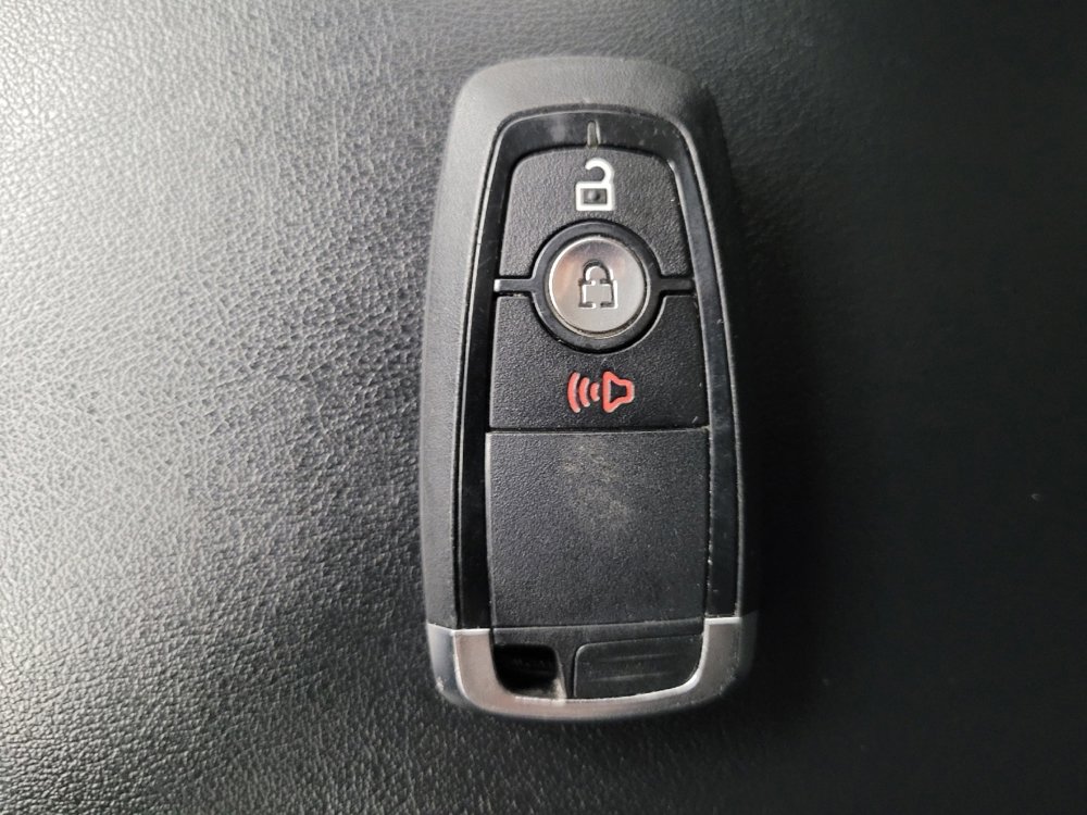 Used 2024 Ford Edge SEL image 32