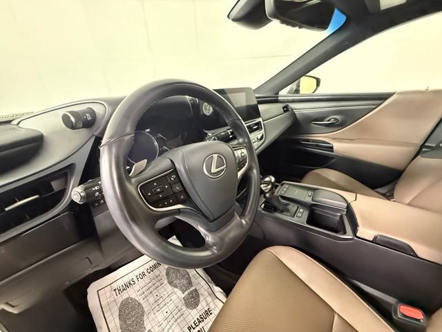 Certified 2022 Lexus ES 300h w/ Premium Package FWD image 7
