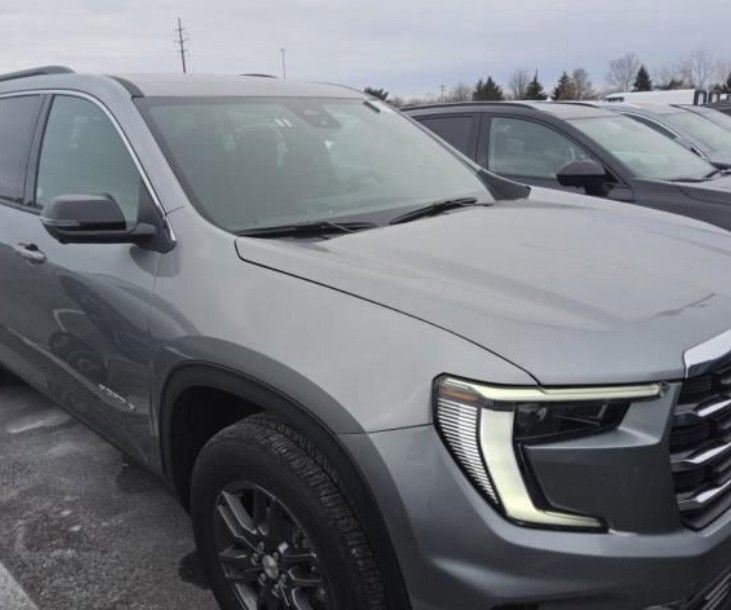 Used 2025 GMC Acadia Elevation image 1