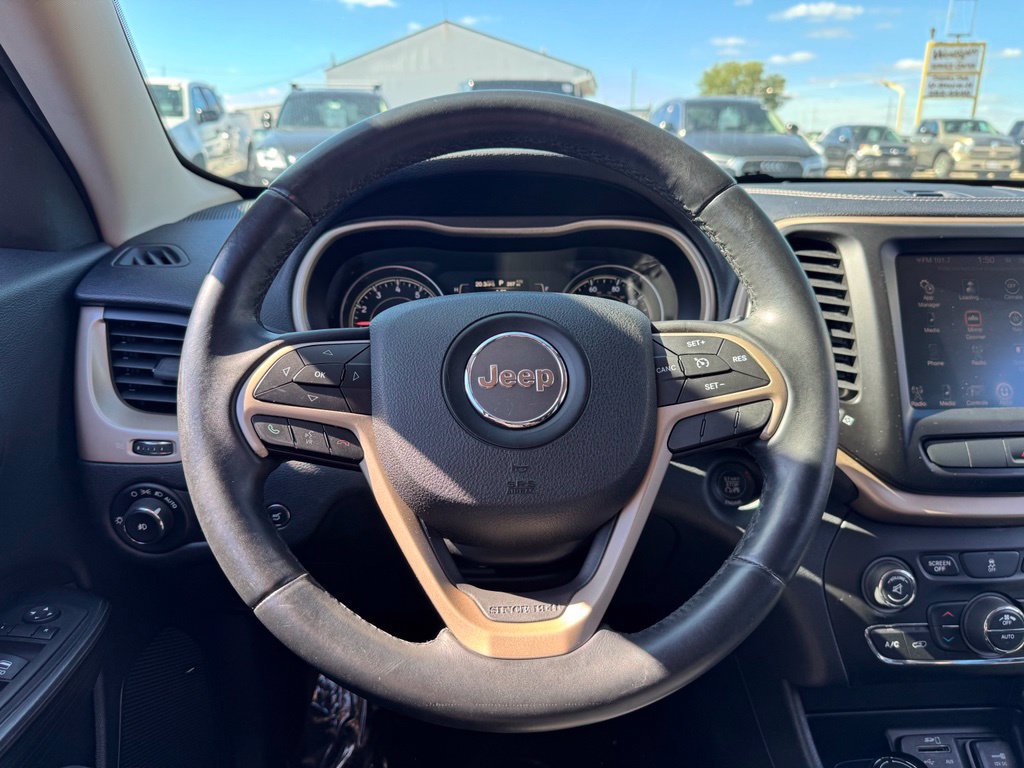 Used 2014 Jeep Cherokee Latitude w/ Comfort/Convenience Group AWD/4WD image 62