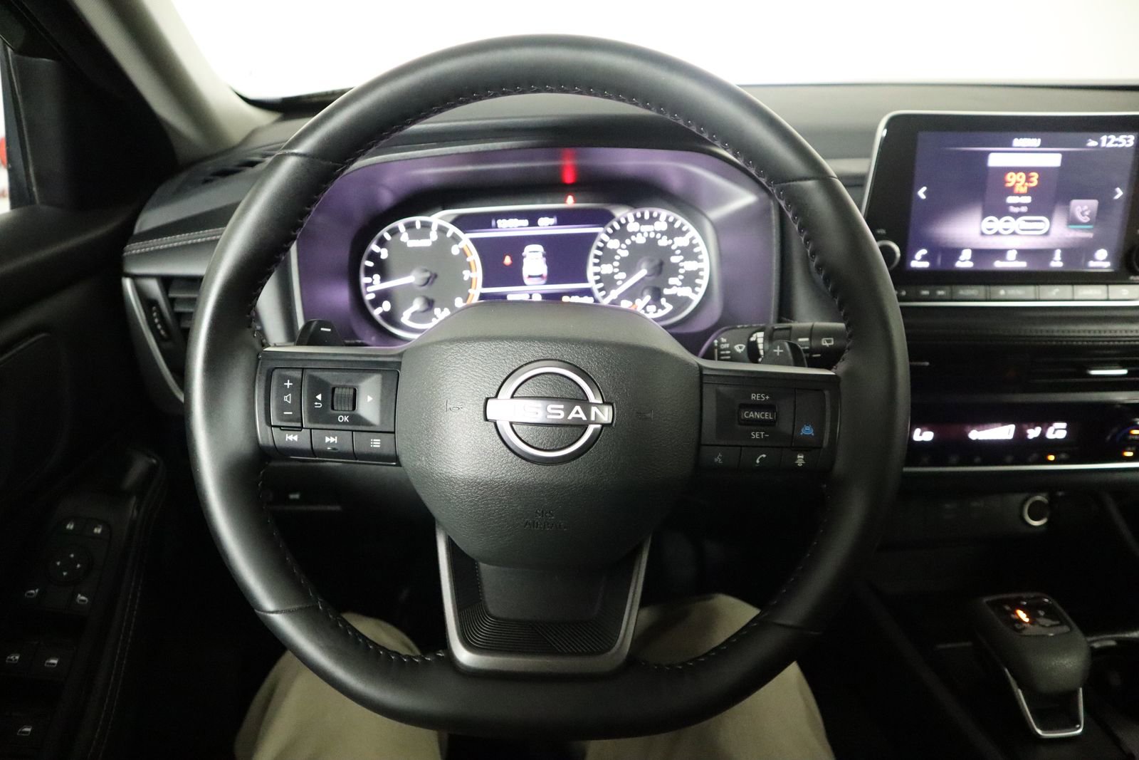 Used 2025 Nissan Rogue SV image 45