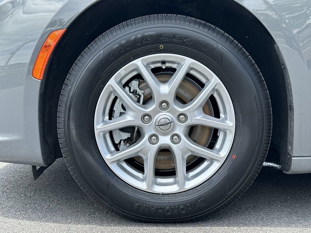 Certified 2022 Chrysler Pacifica Touring-L FWD image 17