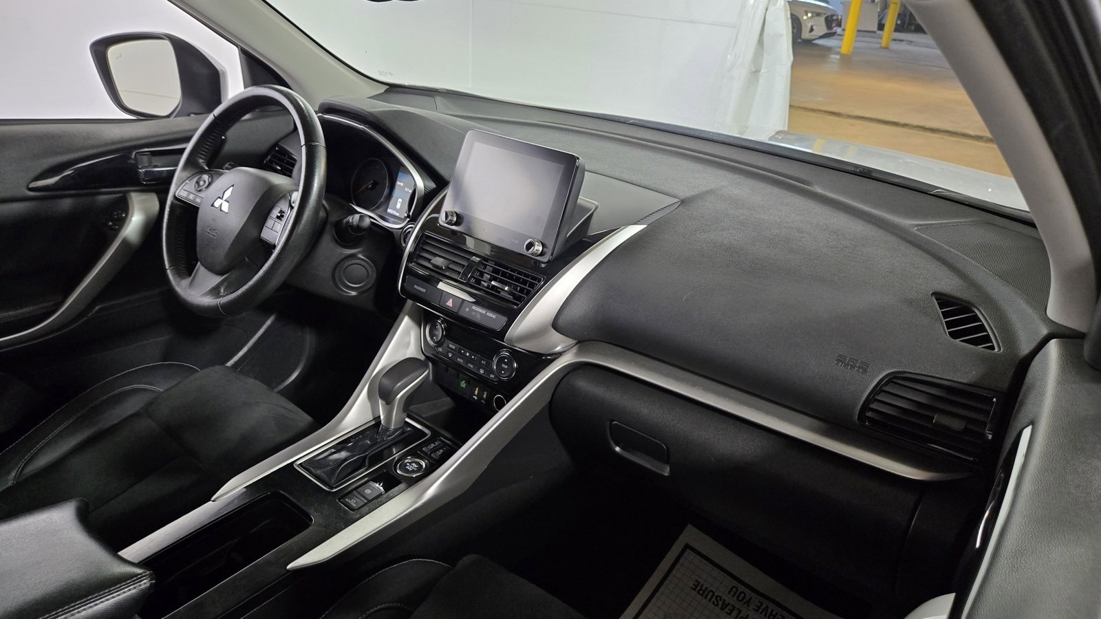 Used 2023 Mitsubishi Eclipse Cross SE image 34