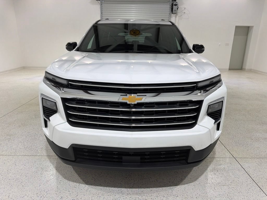 Used 2025 Chevrolet Traverse LT w/ LPO, Floor Liner Package FWD image 8