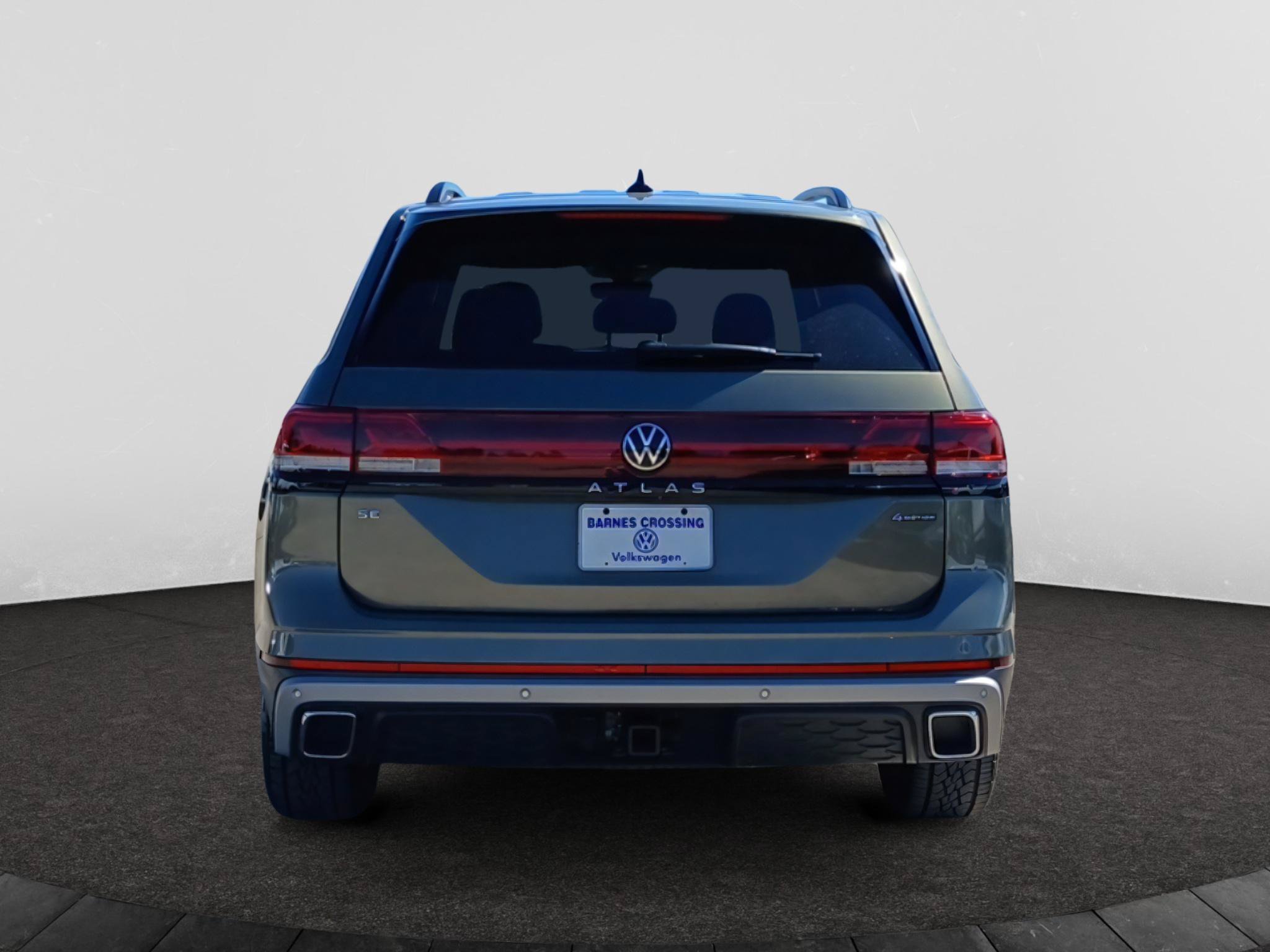 Used 2025 Volkswagen Atlas Peak Edition SE AWD/4WD image 6