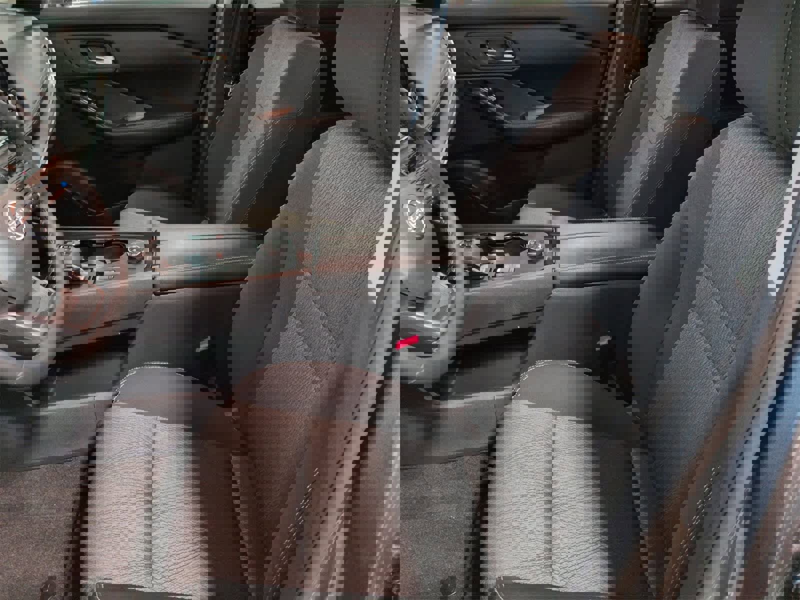 Used 2025 Nissan Rogue SV image 17