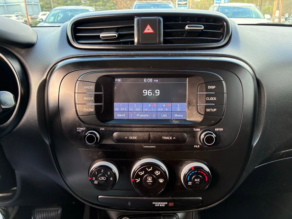 Used 2019 Kia Soul image 28