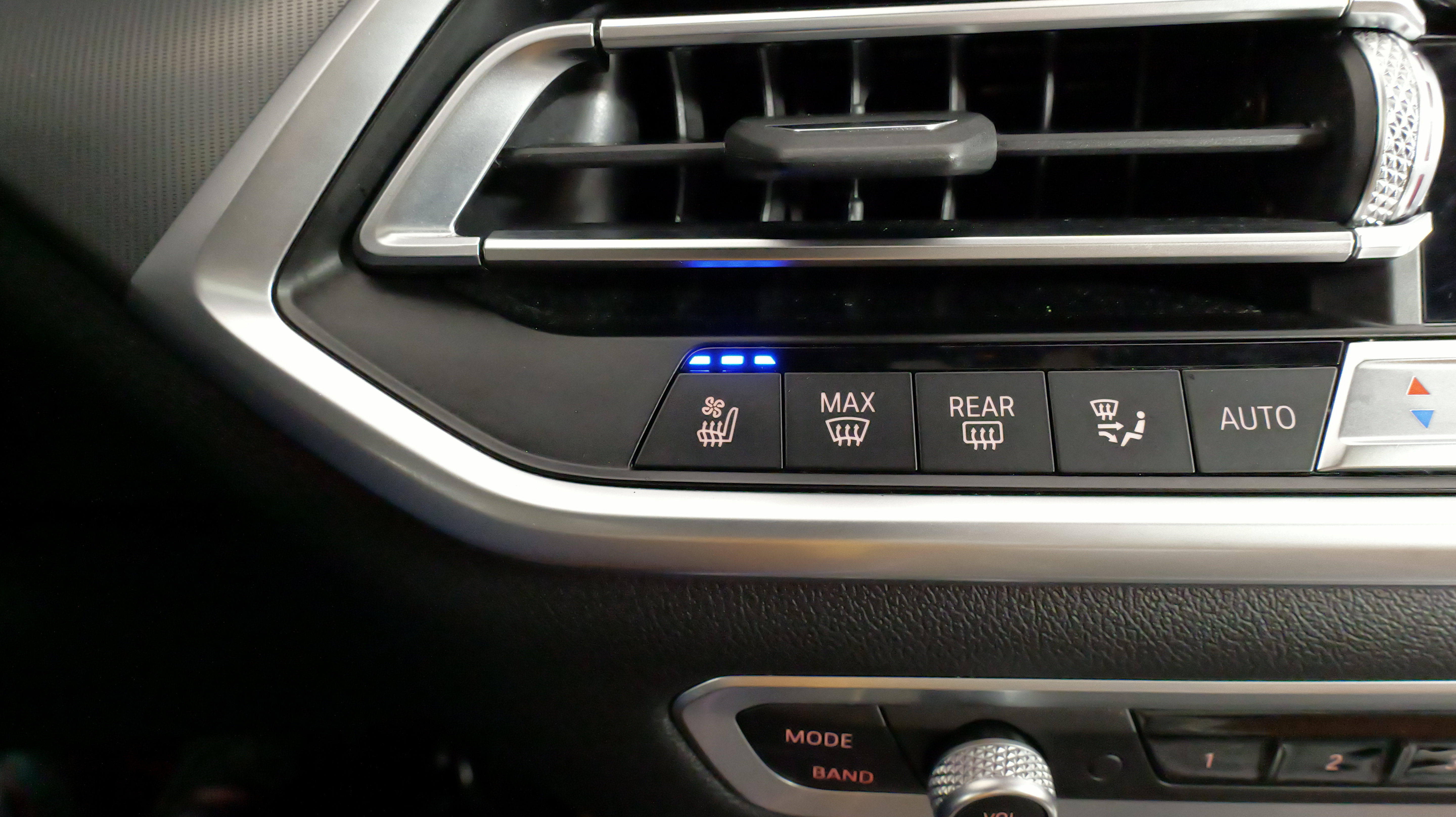 Used 2020 BMW X5 xDrive40i w/ M Sport Package AWD/4WD image 52