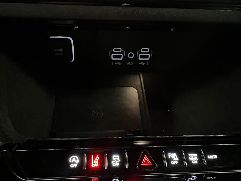 Used 2024 Jeep Wagoneer L Series II w/ Premium Group I image 45