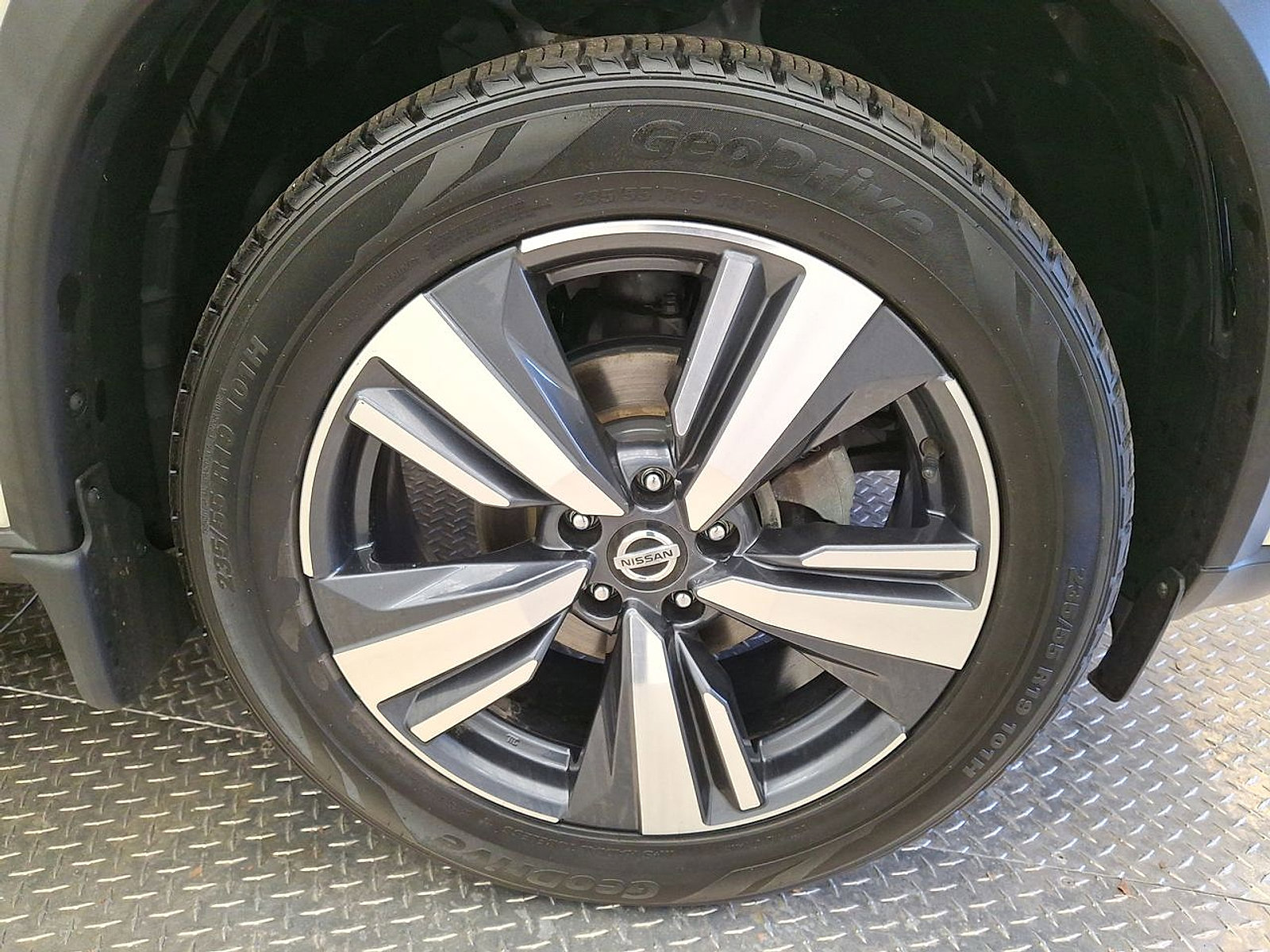 Used 2021 Nissan Rogue Platinum image 27