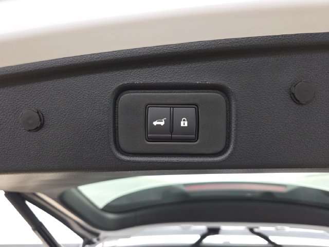 New 2026 Nissan Pathfinder Platinum w/ Accent Package FWD image 16
