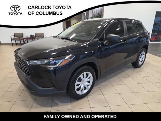 Used 2025 Toyota Corolla Cross L FWD image 4