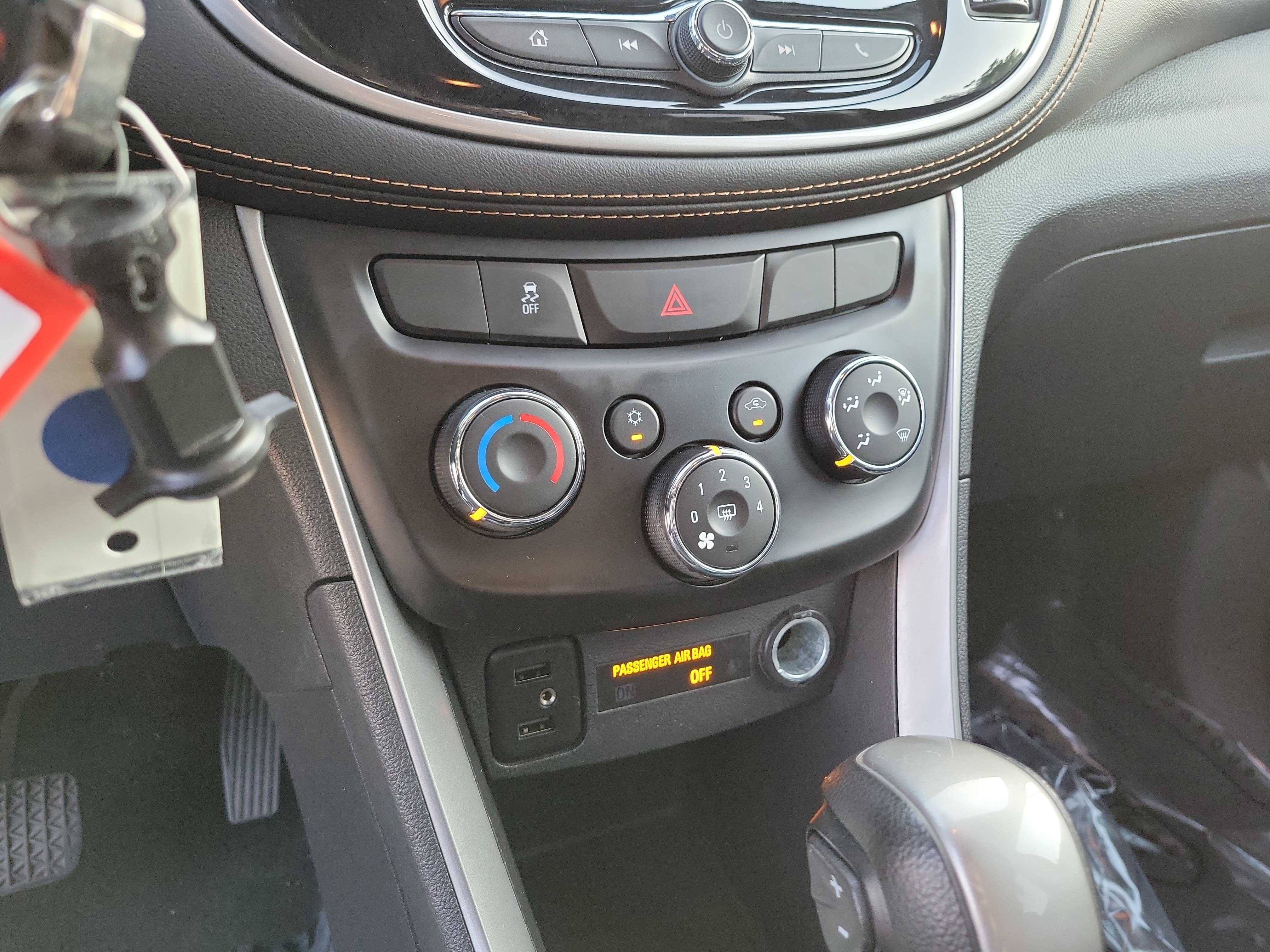 Used 2021 Chevrolet Trax LT FWD image 23