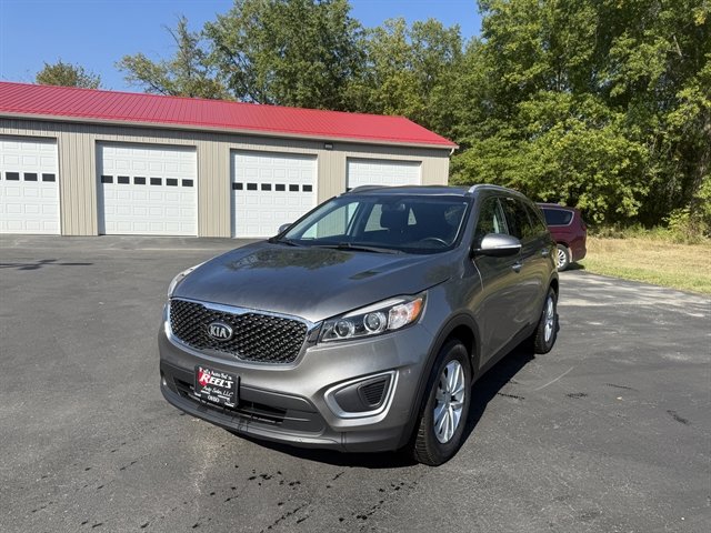 Used 2017 Kia Sorento LX w/ LX Convenience Package
