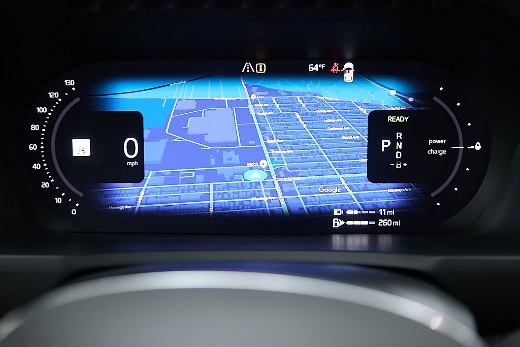 Certified 2024 Volvo XC90 T8 Ultimate w/ Protection Package image 14