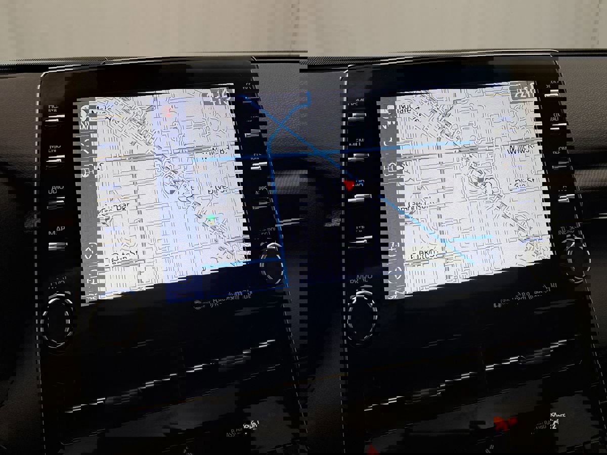 Used 2021 Toyota Avalon XSE image 13