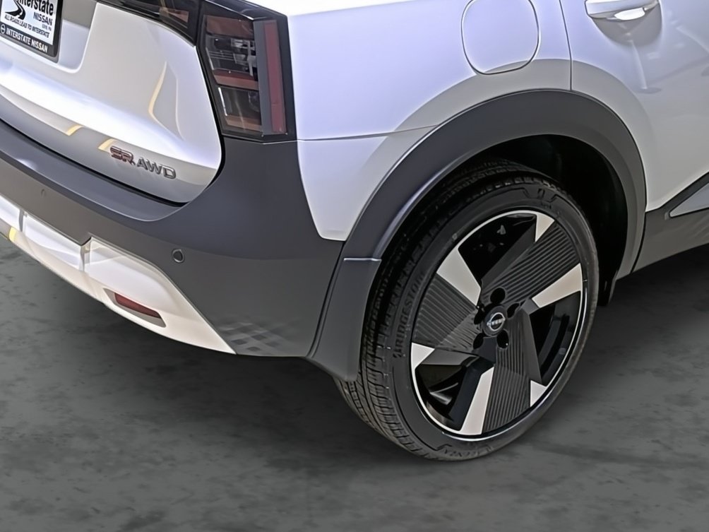 New 2026 Nissan Kicks SR w/ Illumination Package AWD/4WD image 13