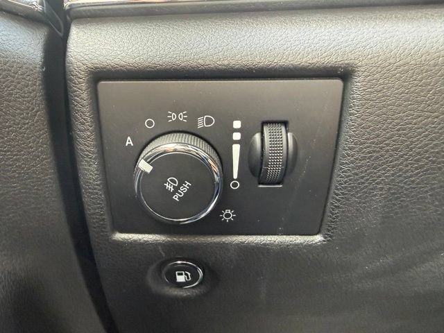 Used 2017 Jeep Grand Cherokee Limited AWD/4WD image 23