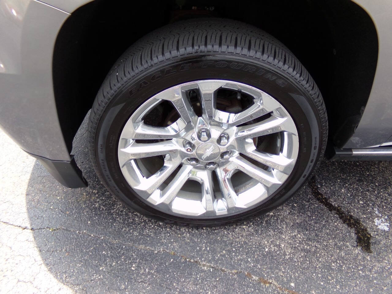 Used 2019 Chevrolet Suburban Premier w/ Premier Plus Edition AWD/4WD image 44