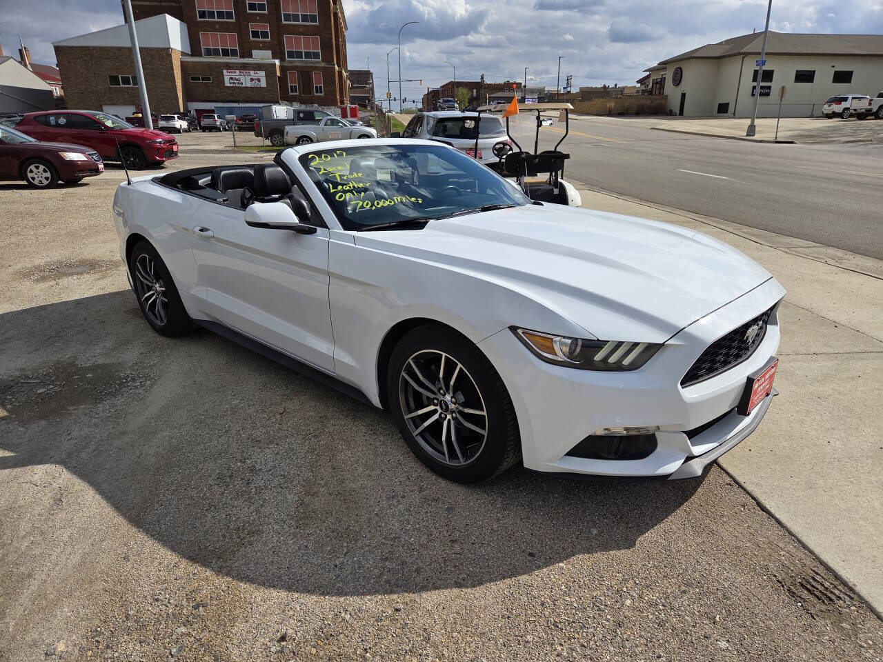 Used 2017 Ford Mustang Premium RWD image 4