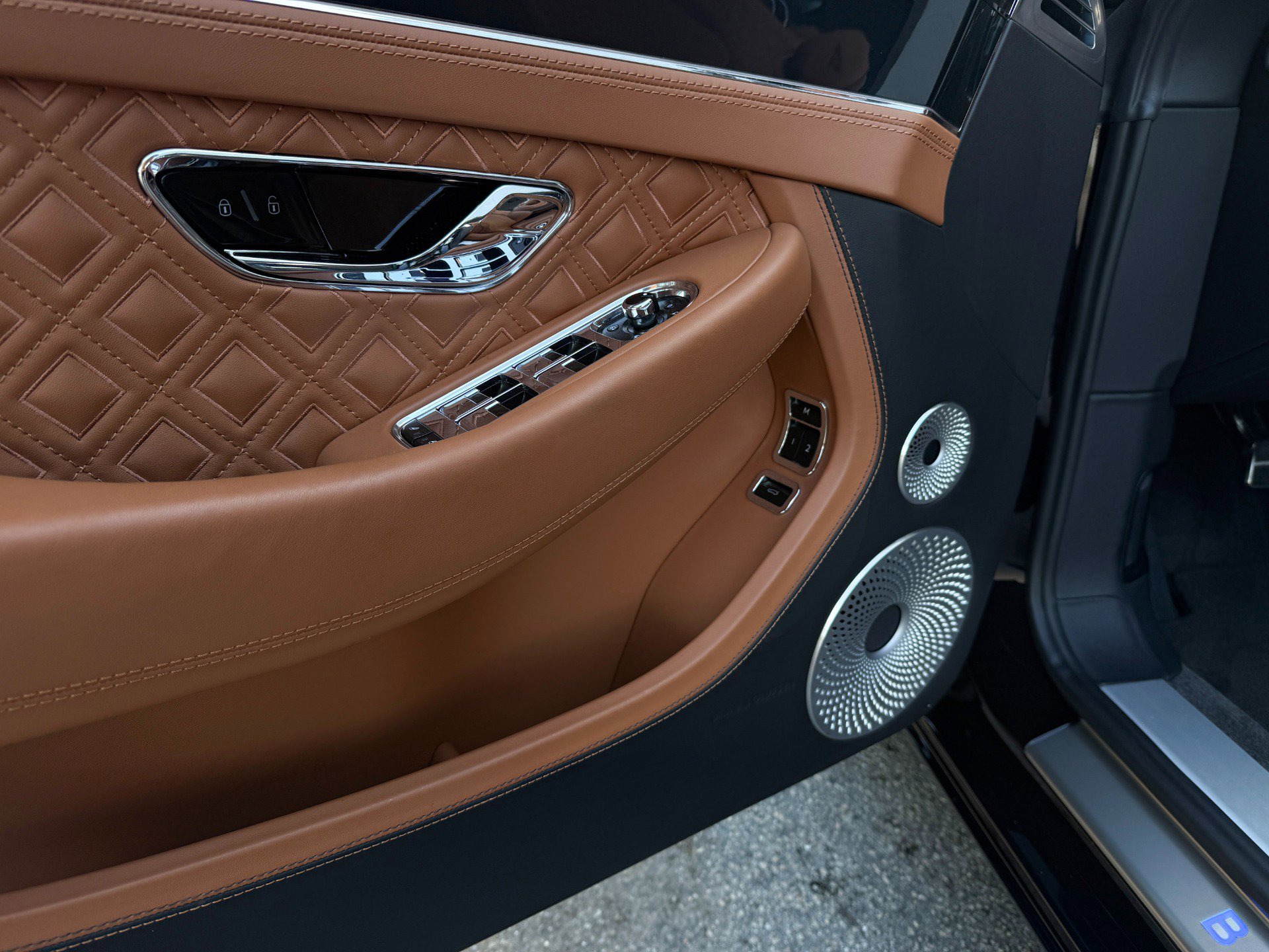 Used 2021 Bentley Continental GT image 34