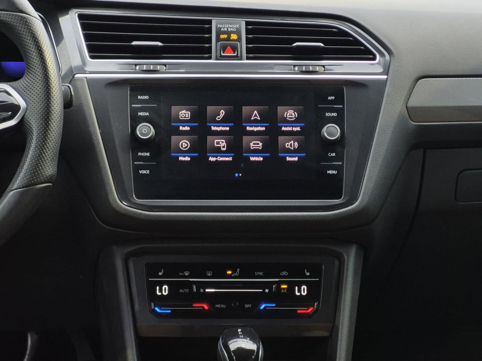Used 2022 Volkswagen Tiguan SE R-Line FWD image 17