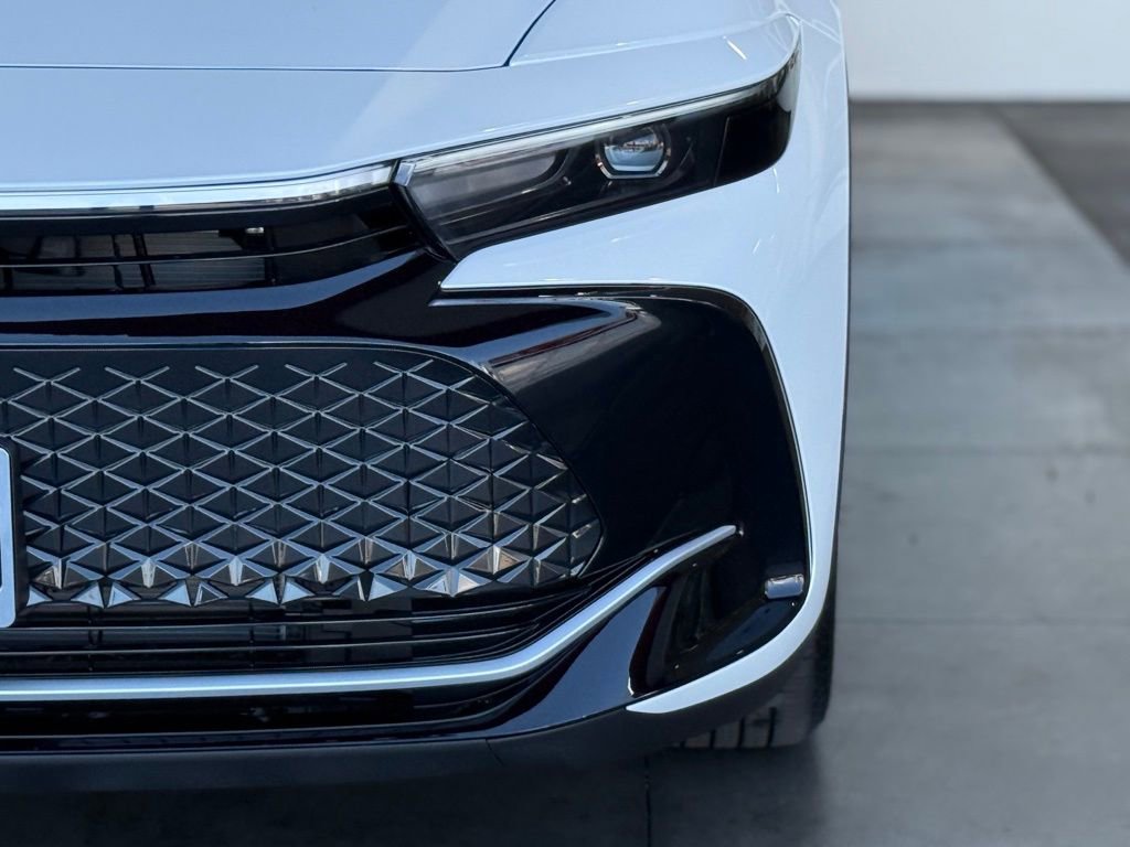 New 2026 Toyota Crown XLE image 5