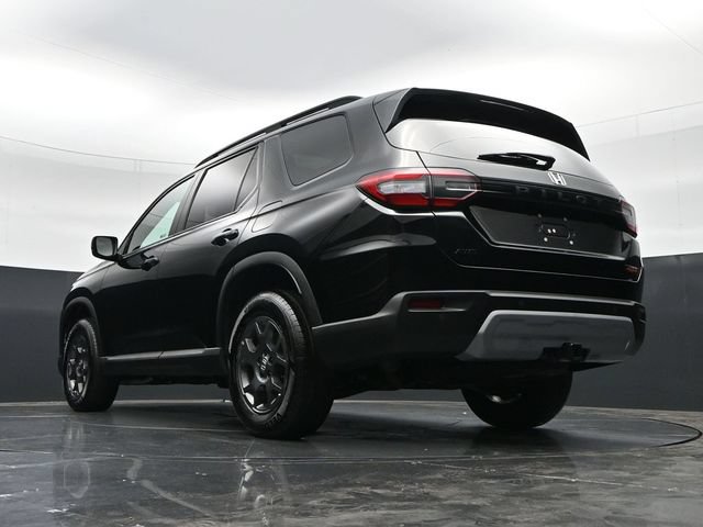 Used 2025 Honda Pilot TrailSport image 48