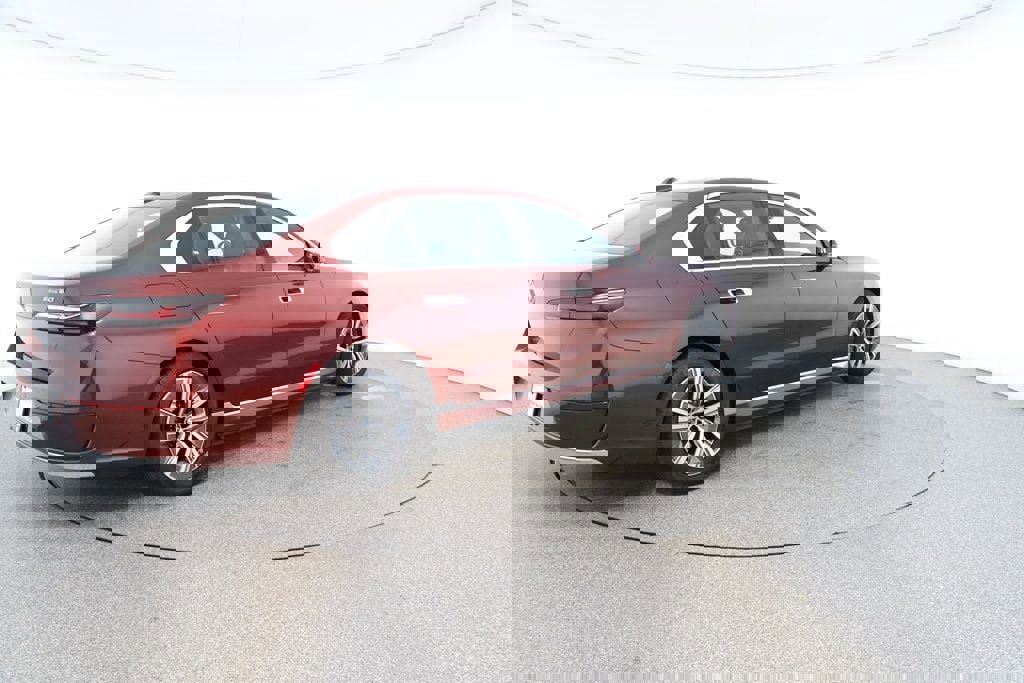 Used 2024 BMW i7 eDrive50 image 5