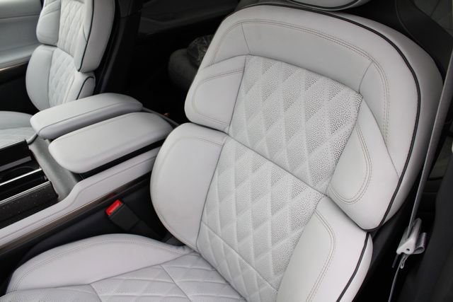 New 2026 Lincoln Navigator L Black Label AWD/4WD image 36