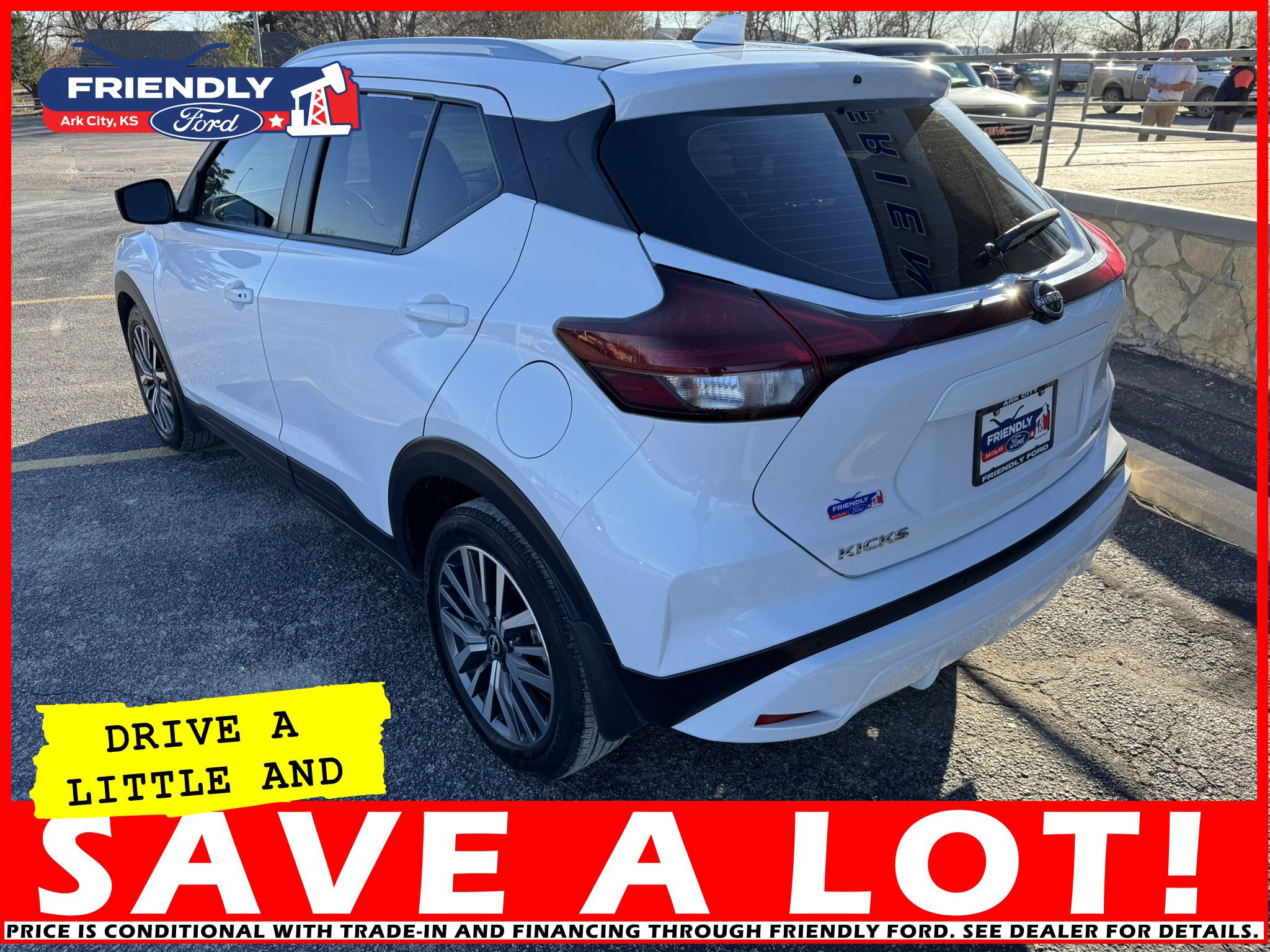 Used 2023 Nissan Kicks SV image 3