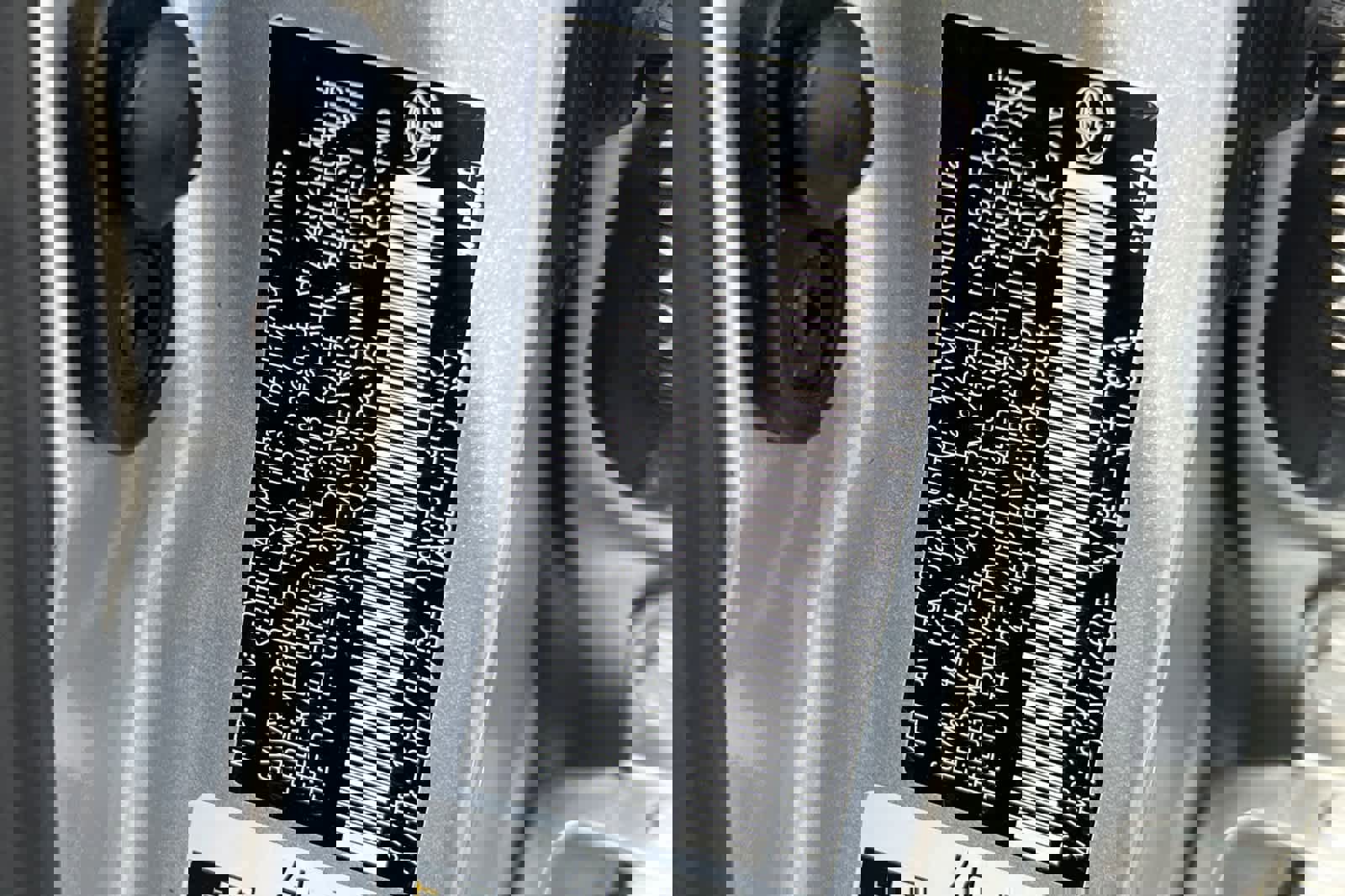 Used 2015 Toyota Camry SE w/ Moonroof Package image 30