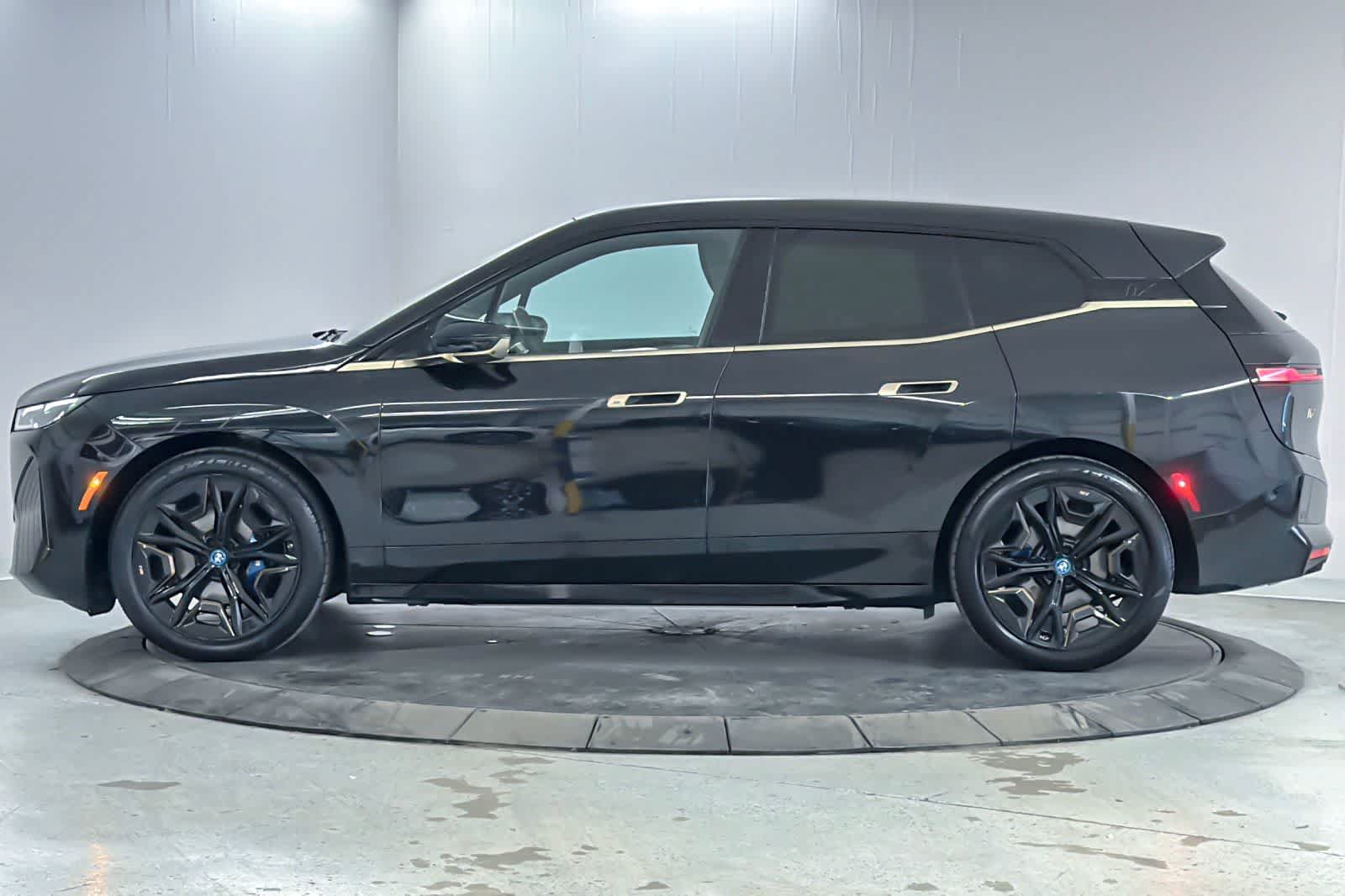 Used 2024 BMW iX M60 AWD/4WD image 5