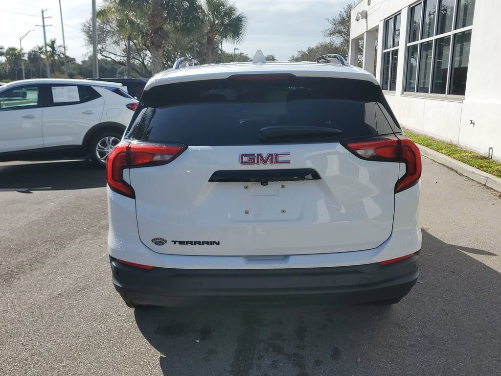 Used 2020 GMC Terrain SLE w/ Driver Convenience Package image 4
