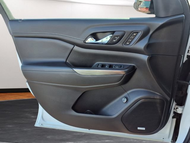 Certified 2021 GMC Acadia SLT w/ Elevation Edition FWD image 17