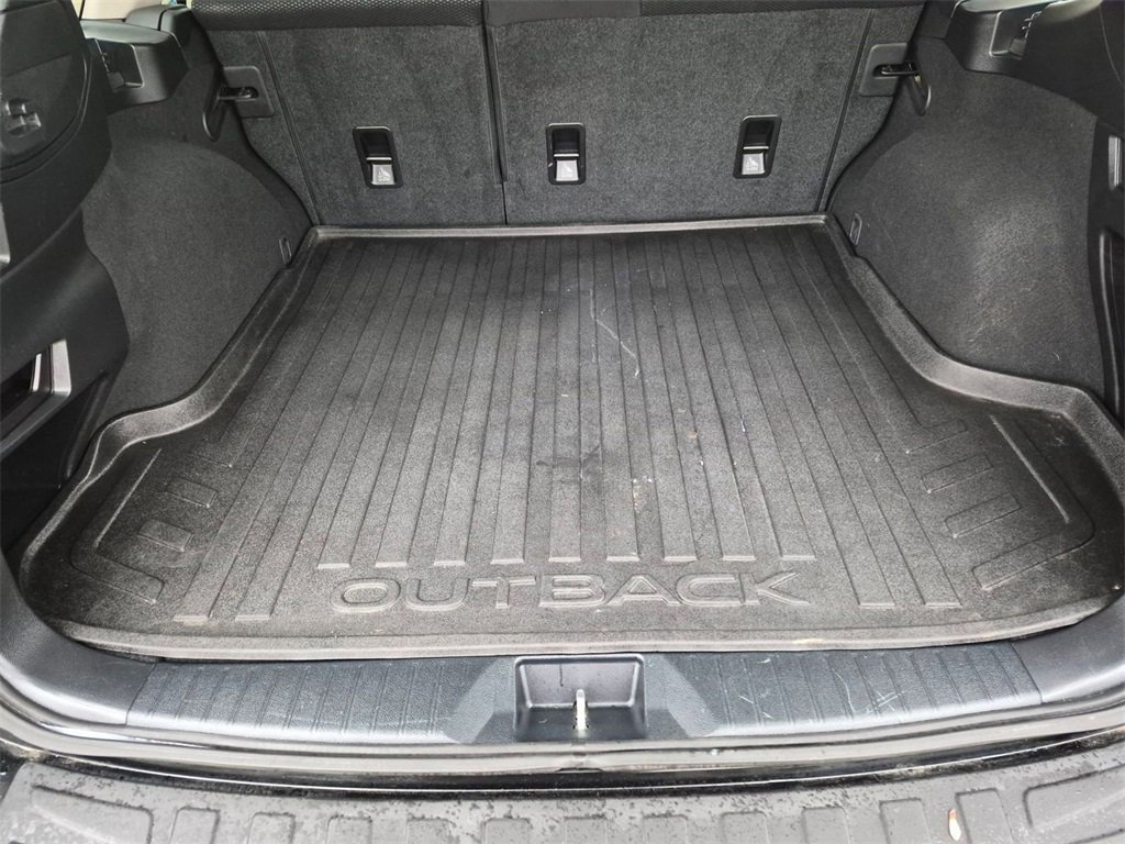 Used 2018 Subaru Outback 2.5i Premium image 25