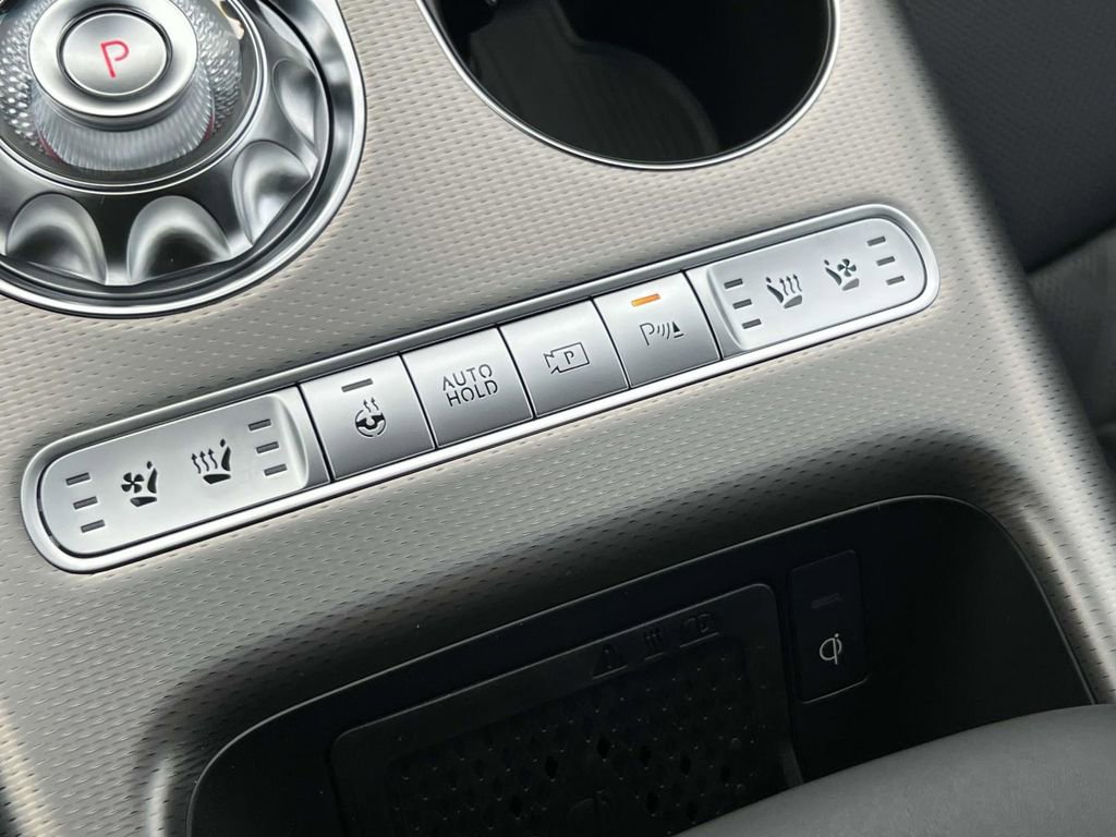 New 2024 Genesis GV60 Performance image 32