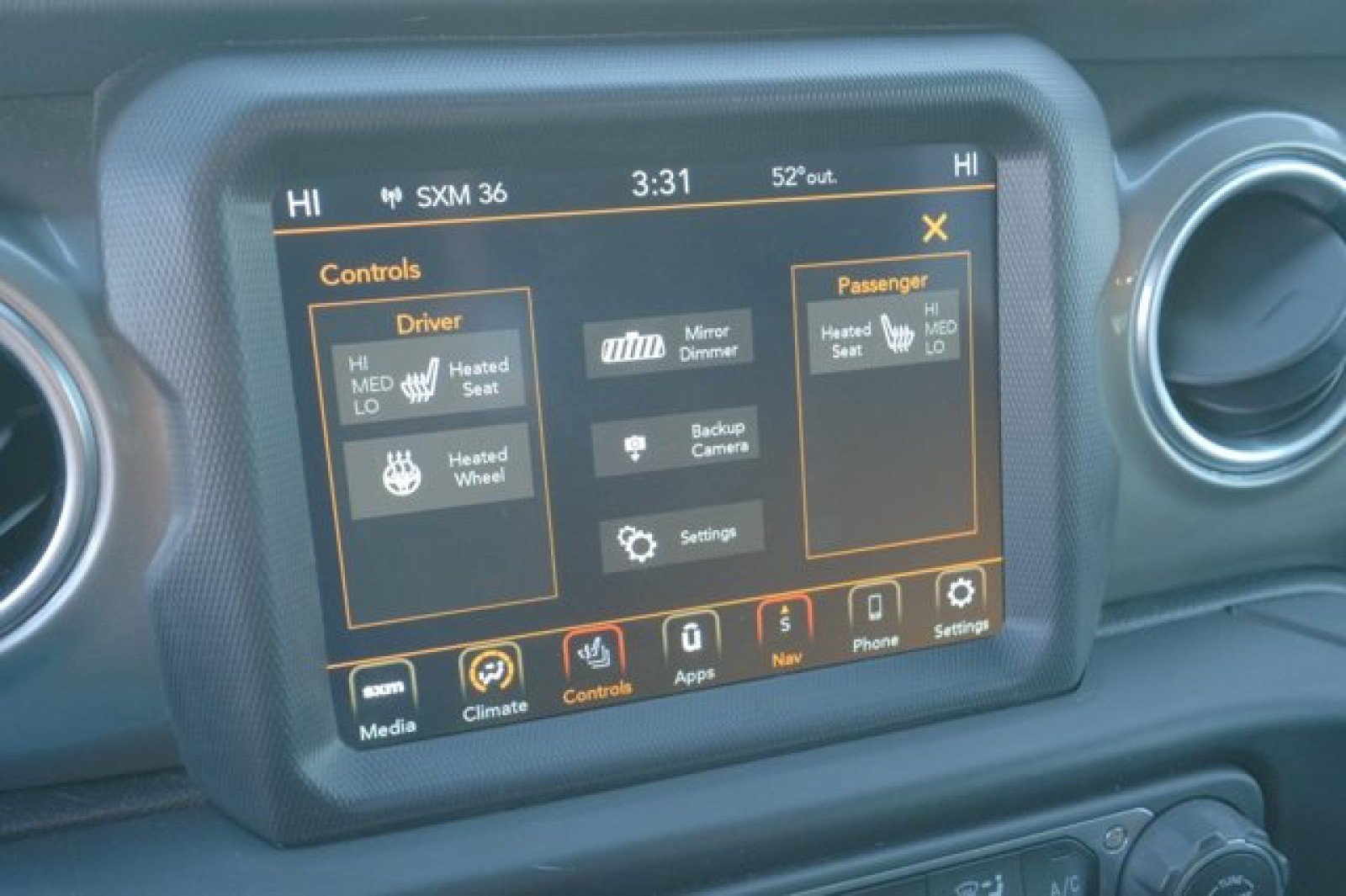 Used 2020 Jeep Wrangler Unlimited Sahara AWD/4WD image 24