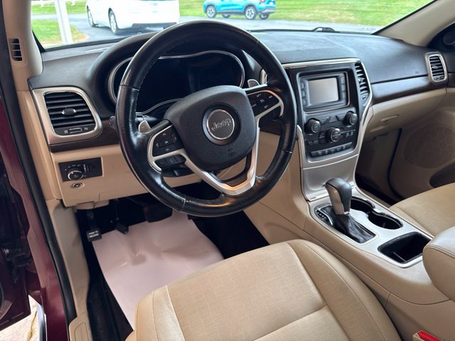 Used 2016 Jeep Grand Cherokee Laredo w/ Quick Order Package 23E AWD/4WD image 13