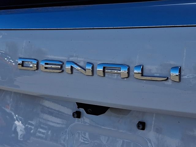 Used 2025 GMC Yukon XL Denali AWD/4WD image 33