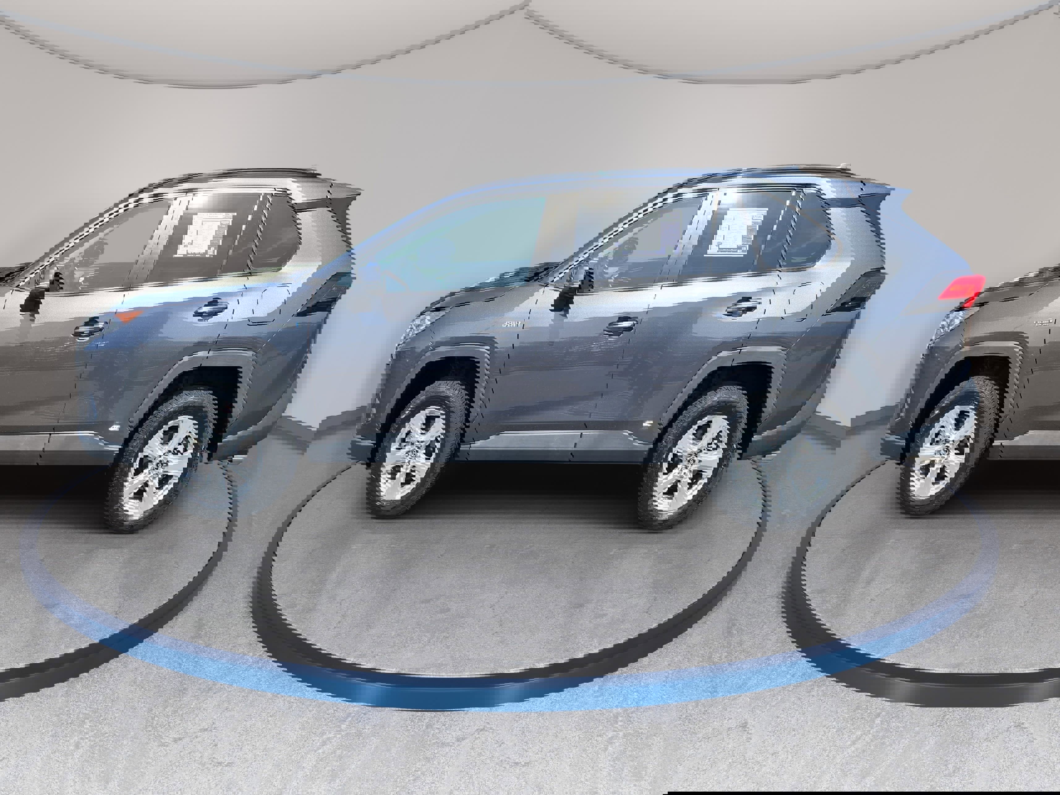 Used 2021 Toyota RAV4 XLE w/ Convenience Package image 8