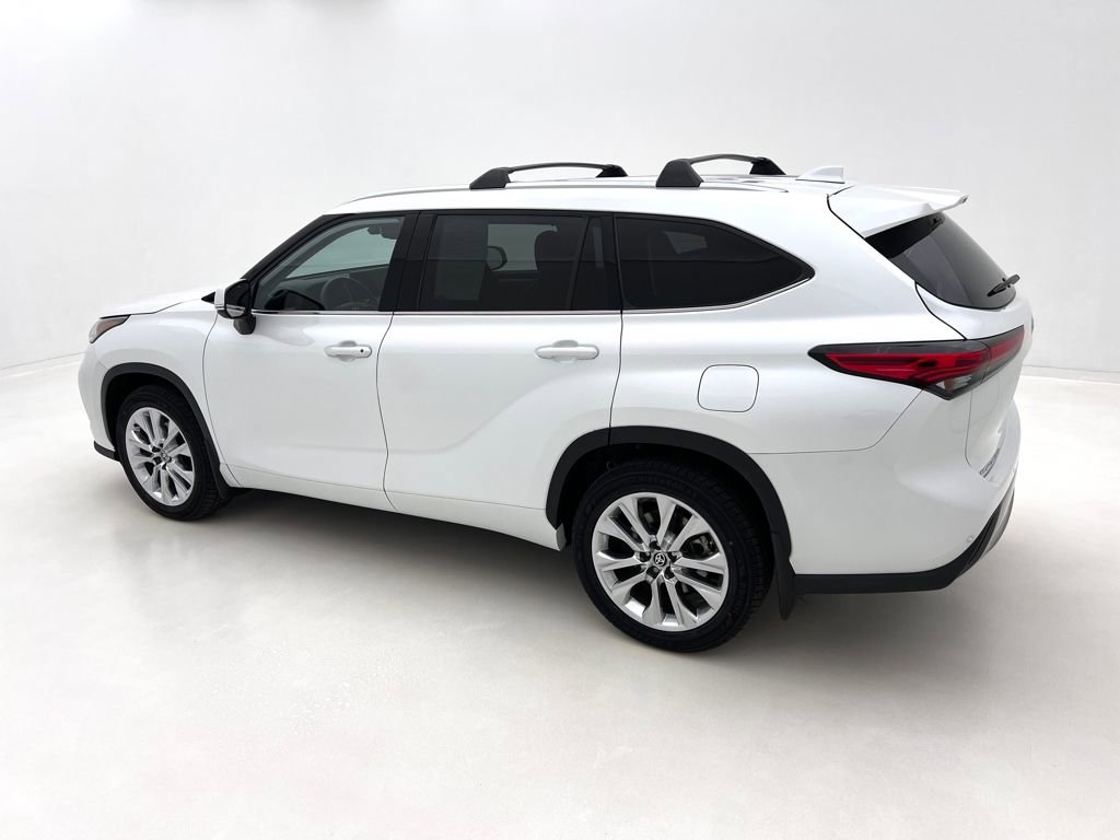 Used 2023 Toyota Highlander Limited image 10