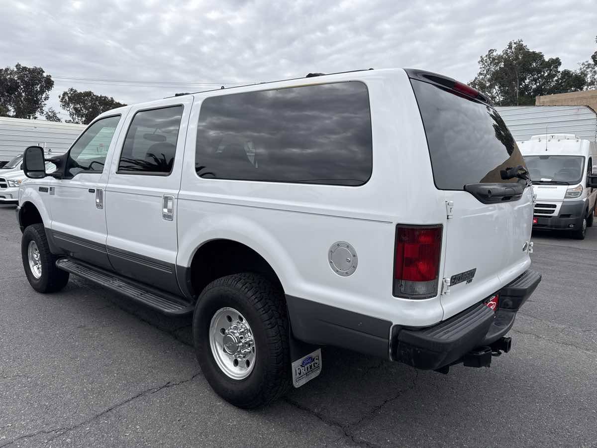 Used 2003 Ford Excursion XLT image 5
