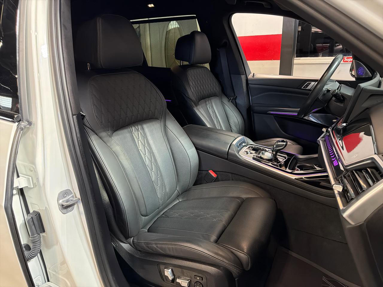 Used 2023 BMW ALPINA XB7 image 21