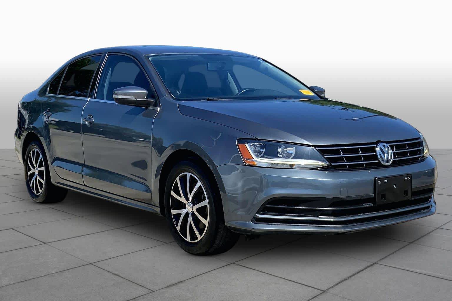 Used 2018 Volkswagen Jetta SE FWD image 3