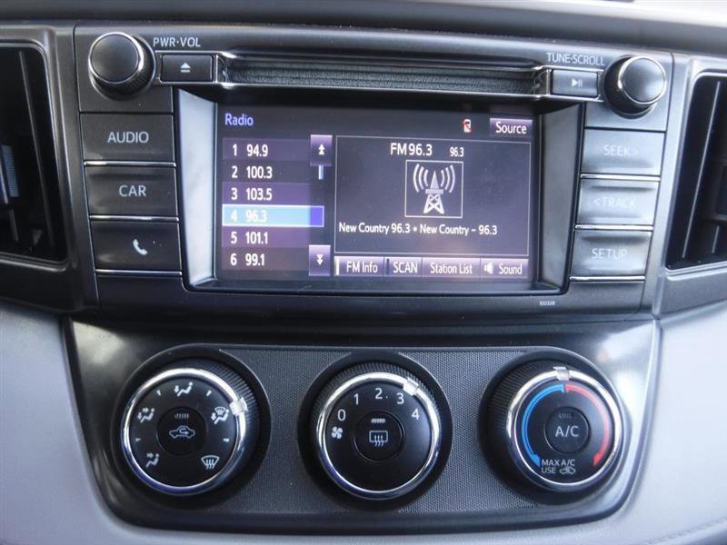 Used 2015 Toyota RAV4 LE FWD image 34