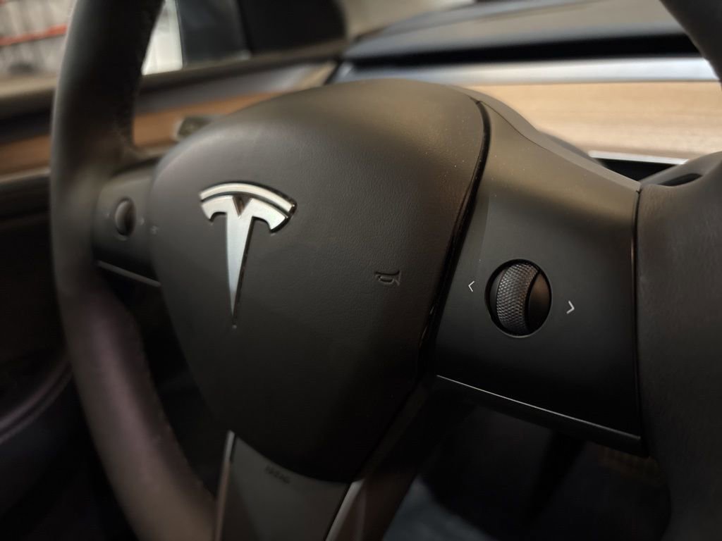 Used 2024 Tesla Model Y Long Range image 27