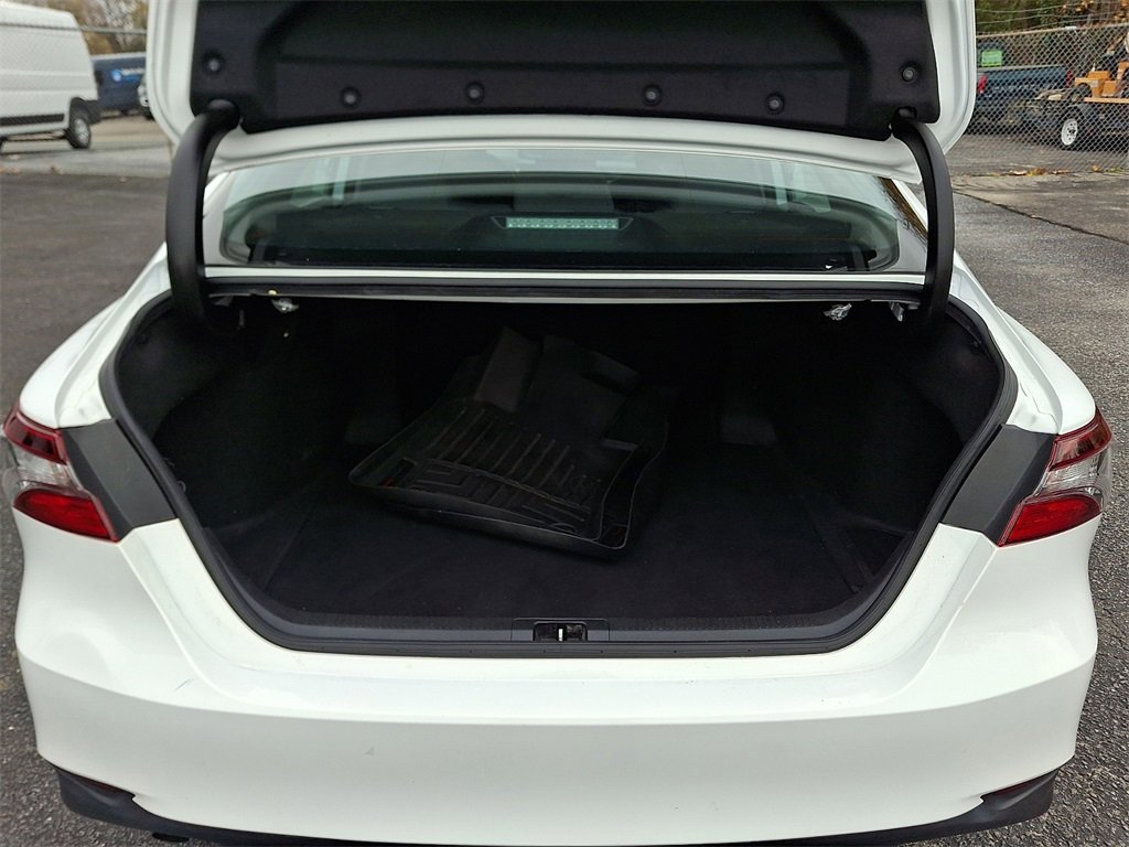 Used 2022 Toyota Camry LE image 29