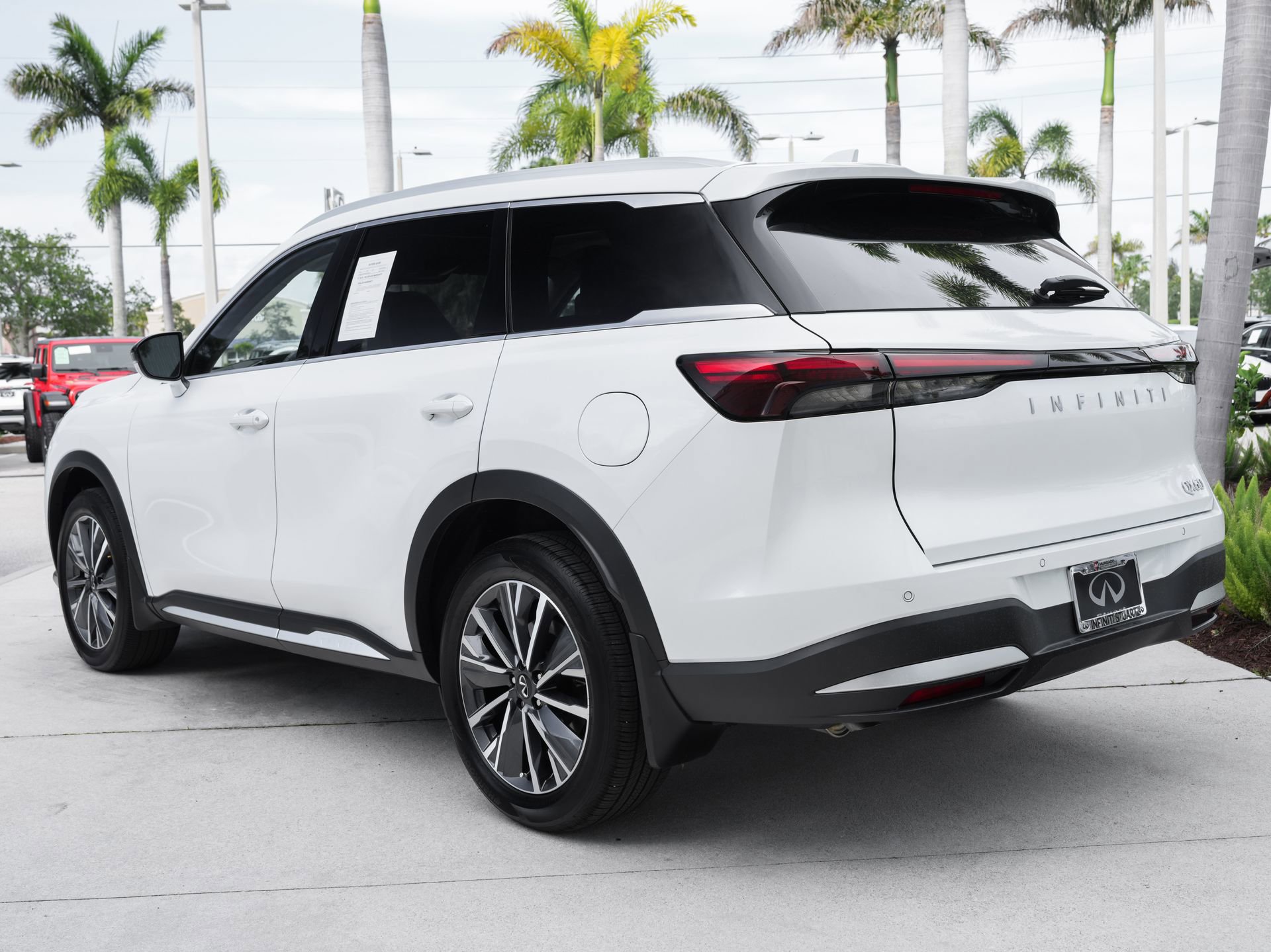 Certified 2026 INFINITI QX60 Luxe w/ Cargo Package FWD image 22