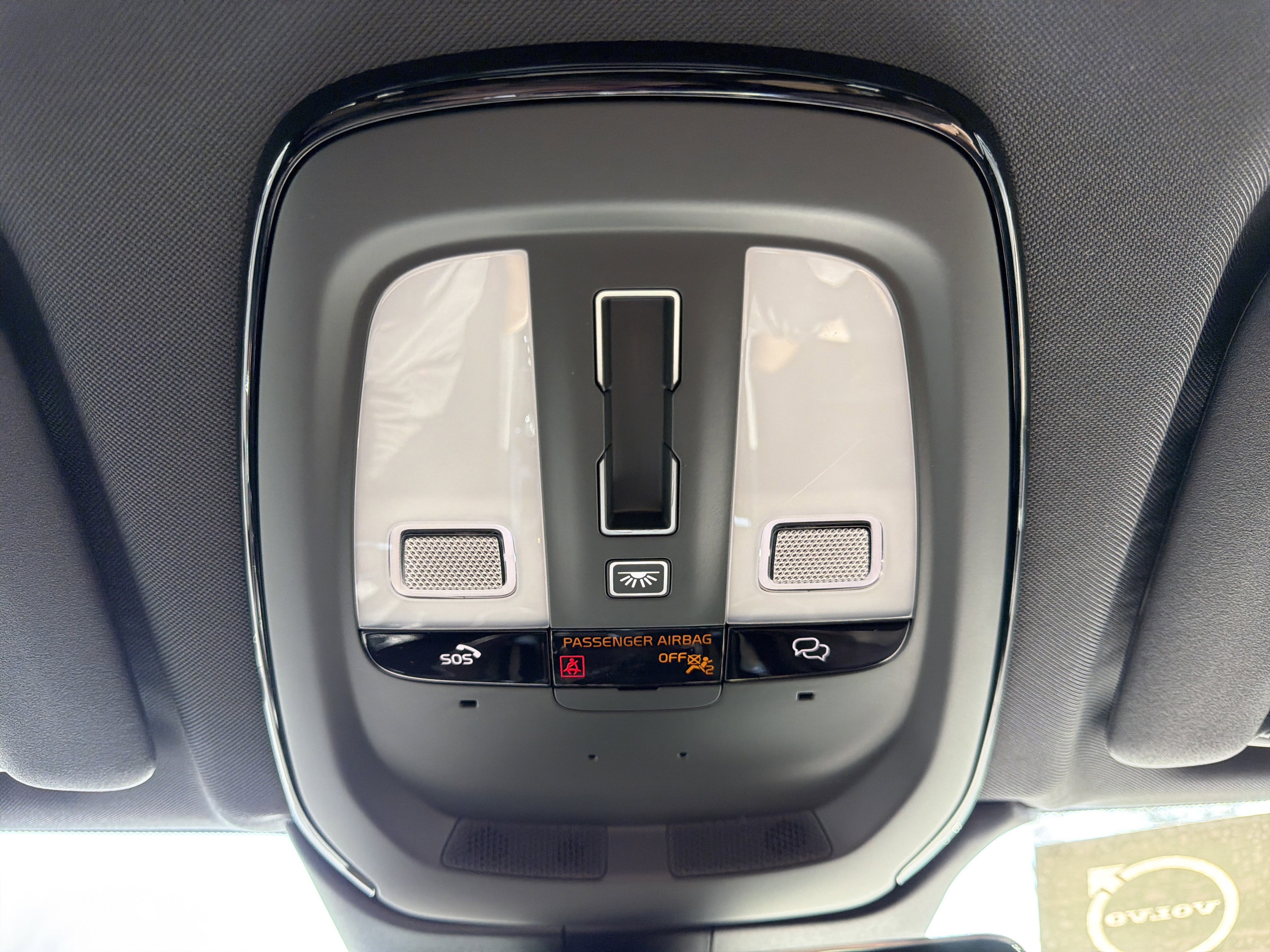 Certified 2024 Volvo XC60 T8 Plus image 29